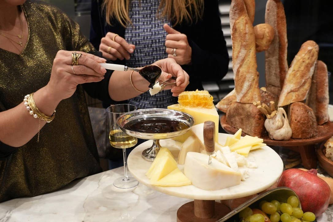 Epicurean Pantry - Wholesale Honey - Black Garlic Honey – Sweet Meets Umami2