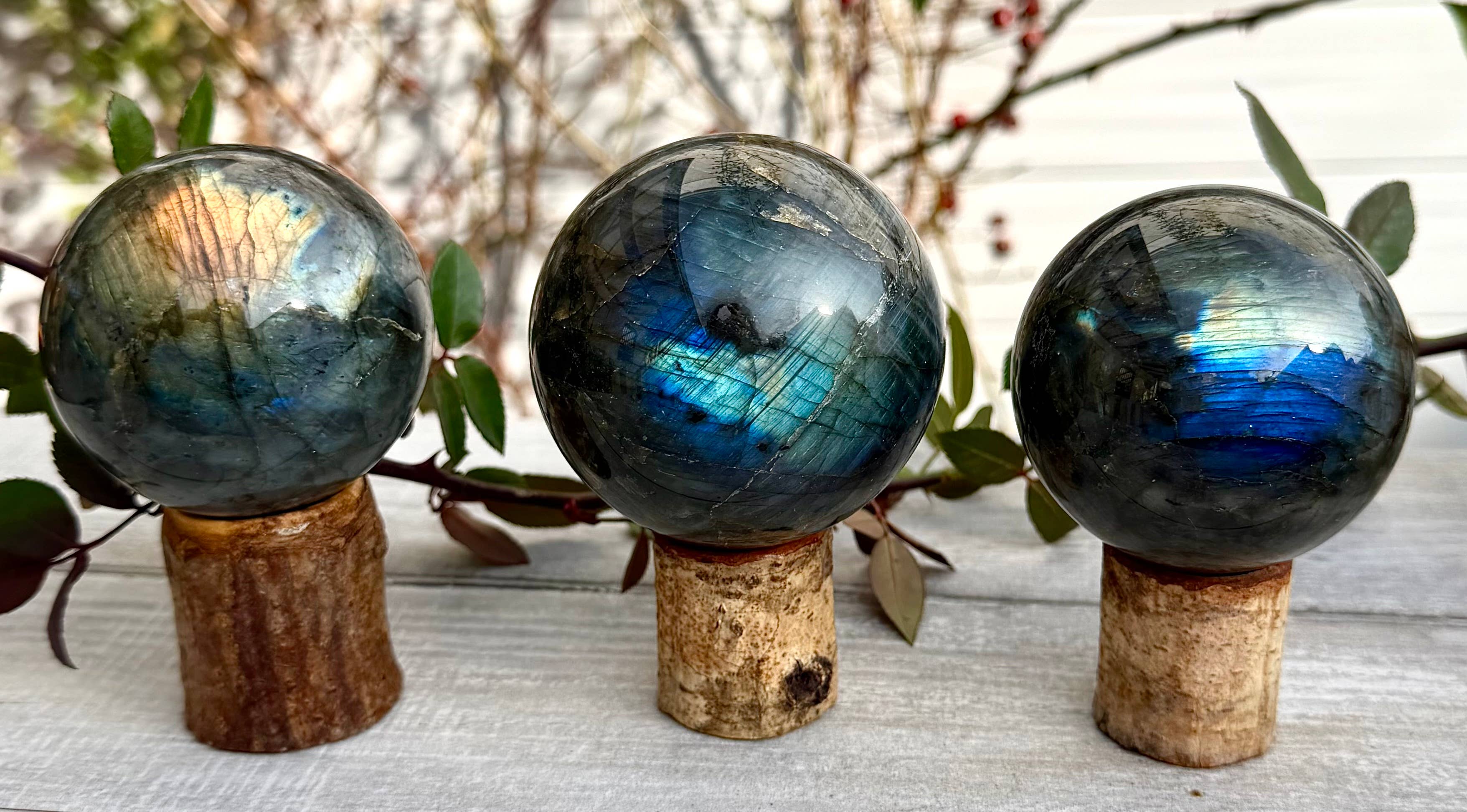 KayleeNYC - Wholesale Spiritual Stone/Crystal - 3-4 Pcs Natural Labradorite Sphere Crystal Ball healing 3