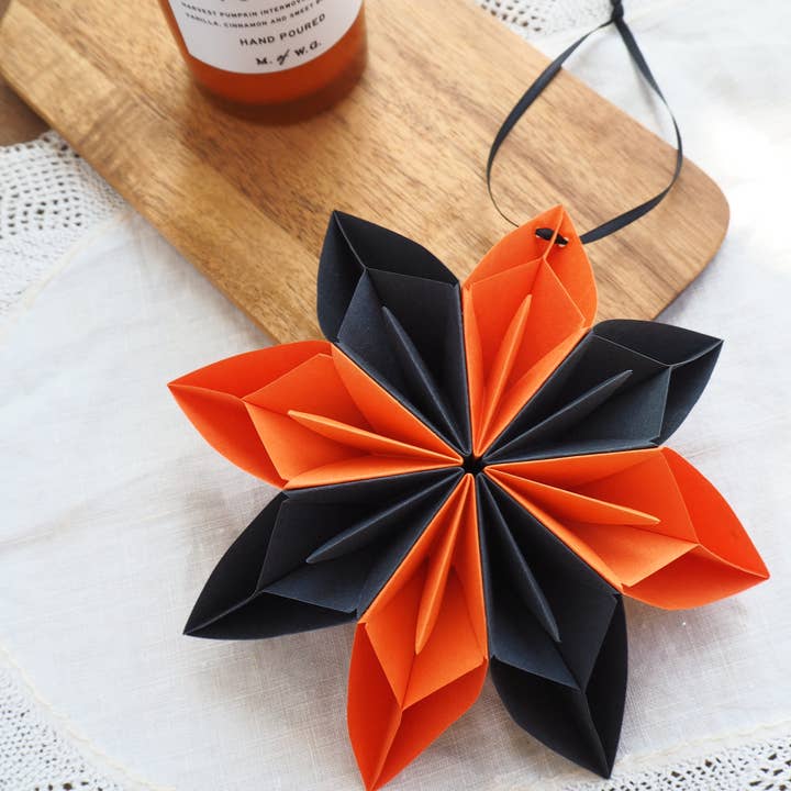 Halloween Schneeflocke aus Papier, Orange und Schwarz, zum Aufhängen für den Großhandel von Joyful Array