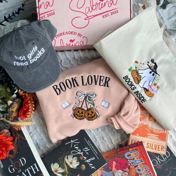 Threaded By Sabrina - Vendita all'ingrosso Felpa - Unisex - Felpa di Halloween per Amanti dei Libri1