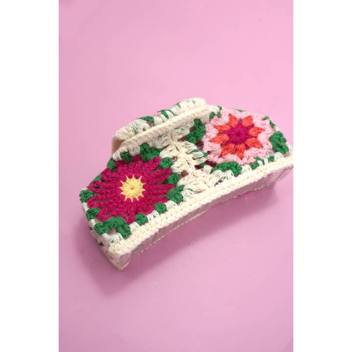 JOSSLYN by wall to wall - Wholesale Hair Clip - Women's - JUMBO HANDMADE CROCHET FLORAL HAIR CLAW CLIPS | 40H9382