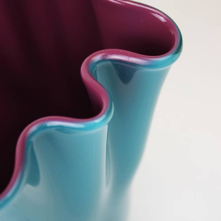 Signature Home Collection GmbH - Wholesale Vase - Wavy glass vase two-tone turquoise purple glass vase table vase3