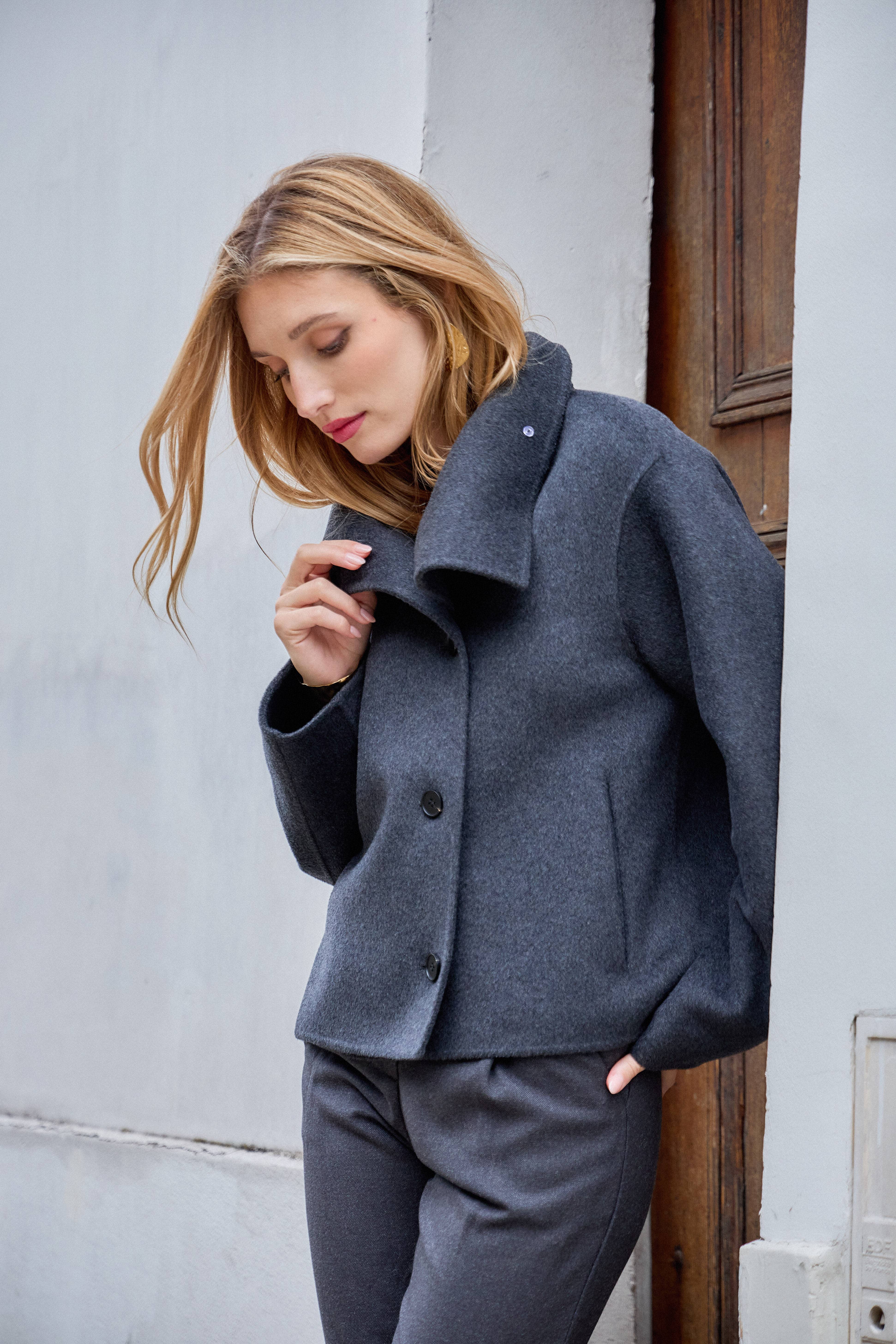 LULUMARY - Wholesale Varsity/Baseball Jacket - Women's - Short coat V32813