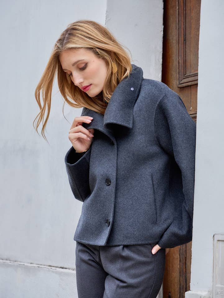 LULUMARY - Wholesale Varsity/Baseball Jacket - Women's - Short coat V32813