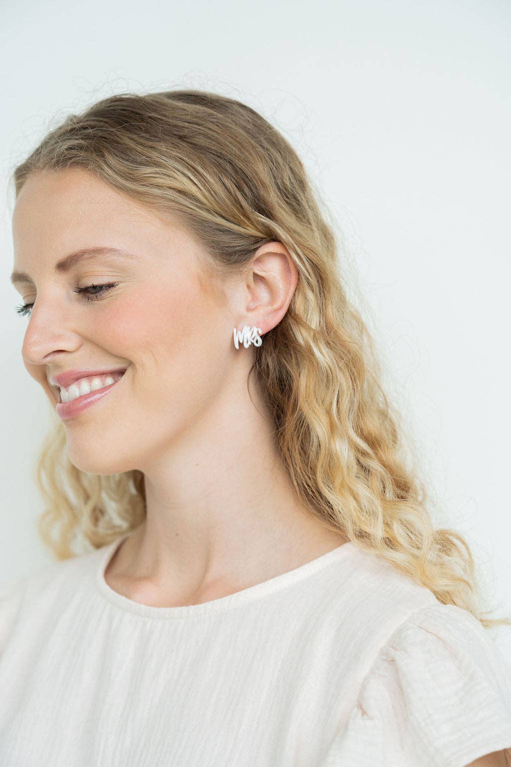 Spiffy & Splendid – wholesale Solitärörhängen – Mrs-studsörhängen med pärleffekt för brud och möhippa9