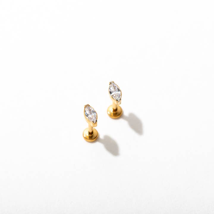 Orecchini a perno con retro piatto in oro 14k PVD marquise - Coppia o Singolo per la vendita all'ingrosso da parte di Larissa Loden