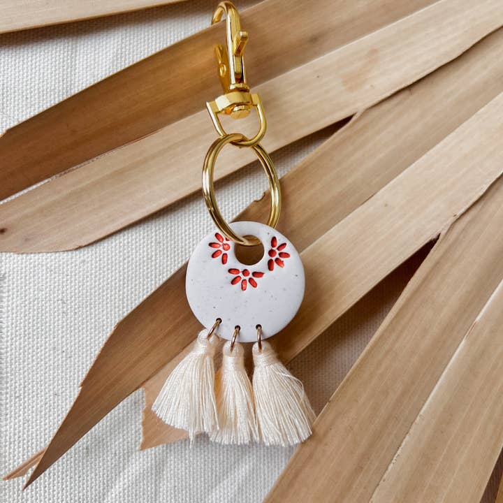 Mini porte-clés à pompon | Terracotta pour la vente par Thoughts of Grace Co.