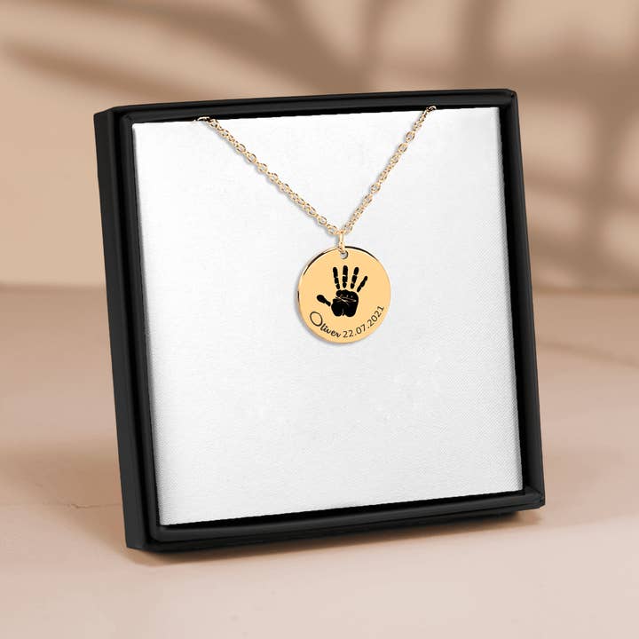 Customizable baby handprint necklace in stainless steel | Free engraving | Waterproof and hypoallergenic for wholesale by bel-jewelry