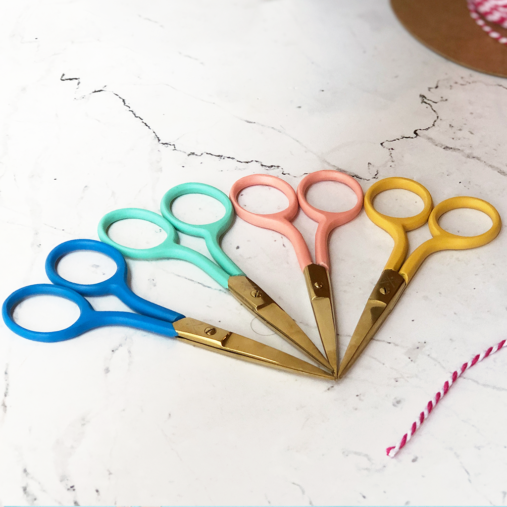 Chasing Threads - Wholesale Embroidery/Cross Stitch Supplies - Coloured Embroidery Scissors8