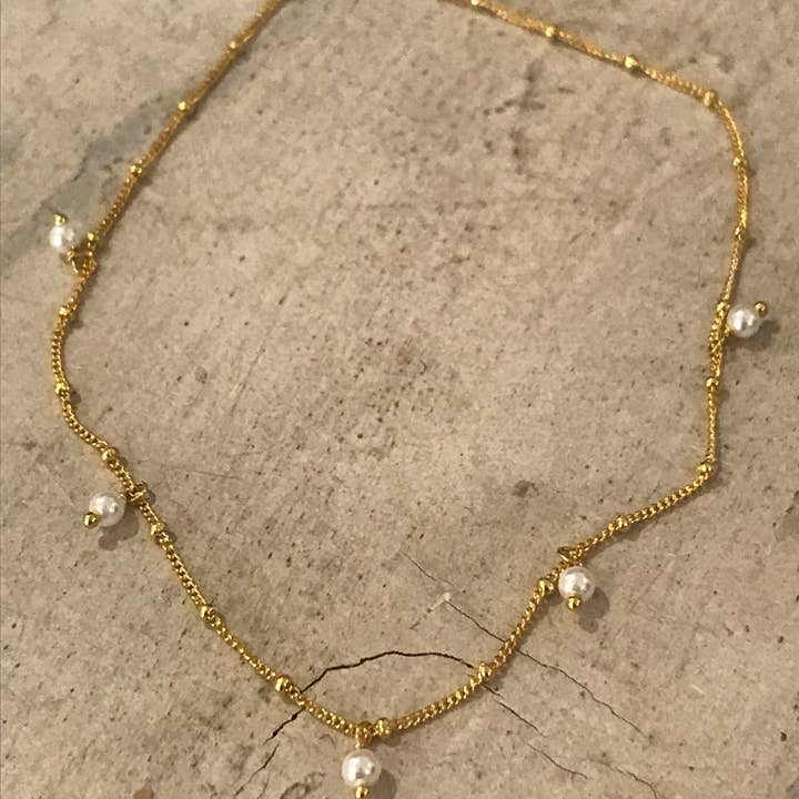 Necklace “Tilda” with pearls, gold plated for wholesale by Vivaz - Fine Jewellery
