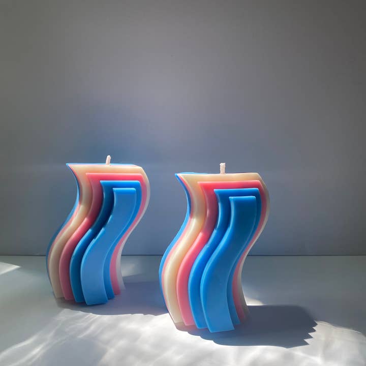 Liv Greene Candles – Großhandel Geschenkkerze – Transgender Pride skulpturale Welle