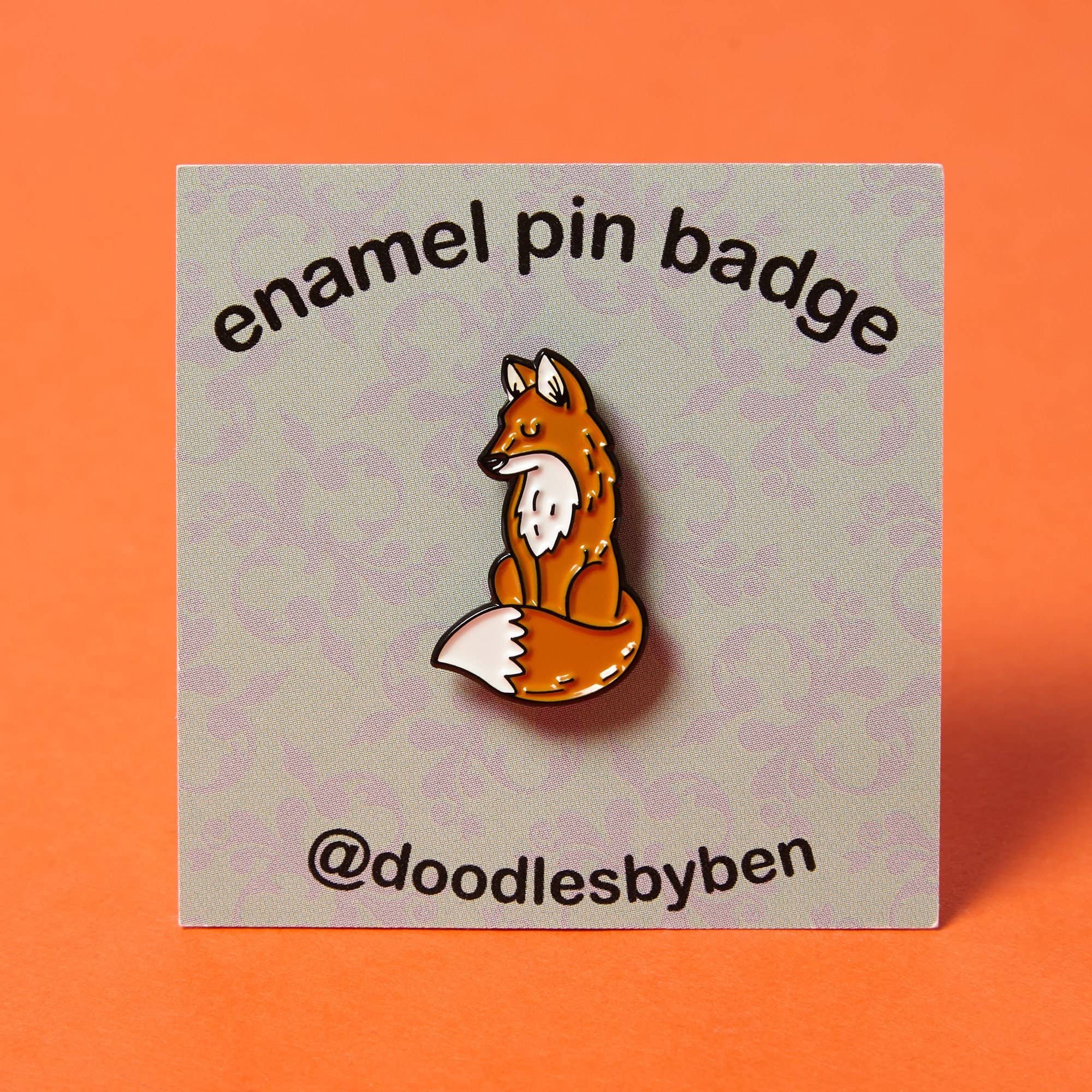 Higglebees - Vente Épinglettes/boutons - Renard Calme - Badge Émaillé1