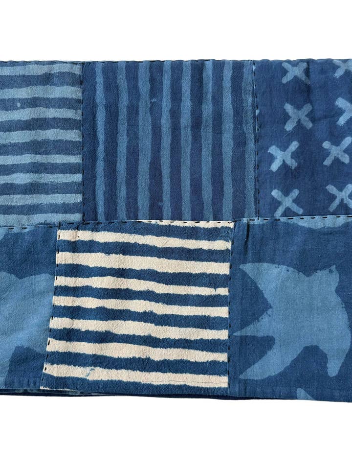 Quilt Indigo Unique 75x55 pouces pour la vente par Happy French Gang