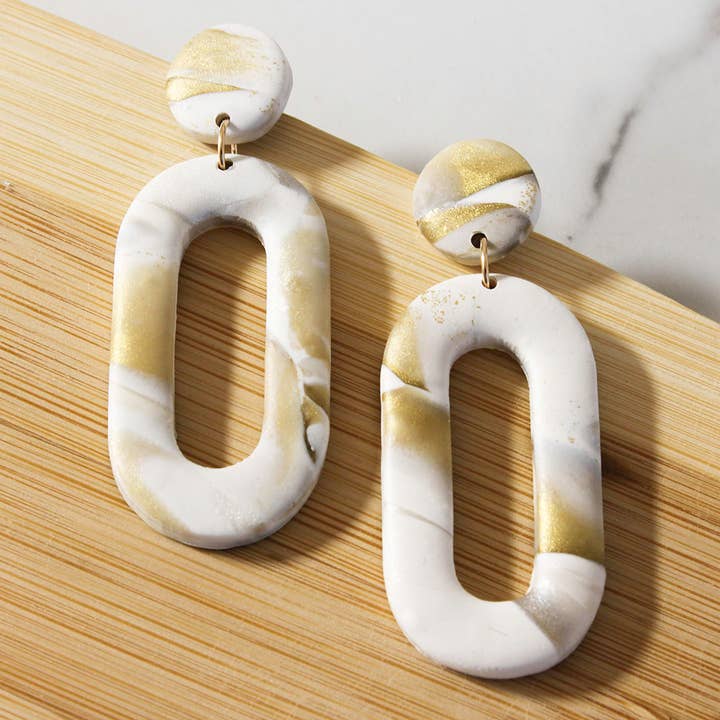 LIENS - Boucles d'oreilles métallisées ornées d'or, de blanc et de feuilles d'or pour la vente par Alma Rosa Jewelry