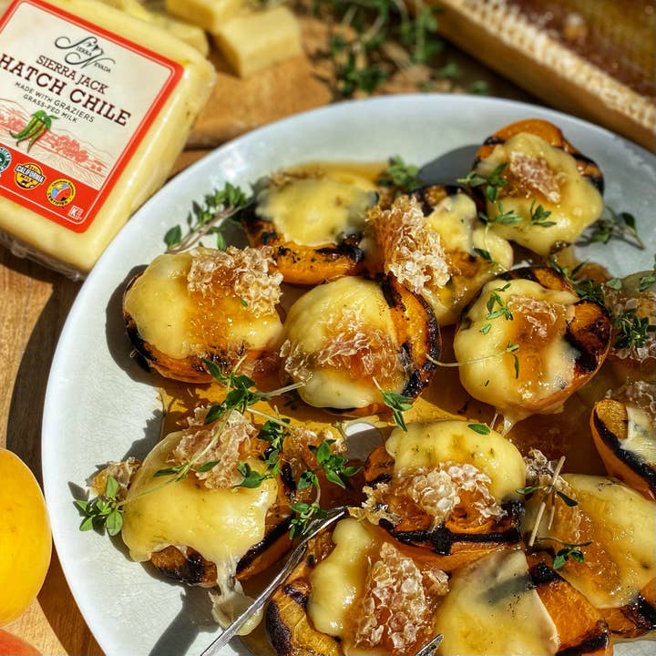 Sierra Nevada Cheese Company - Wholesale Cheese - Sierra Jack Hatch Chile Square 12/6oz2