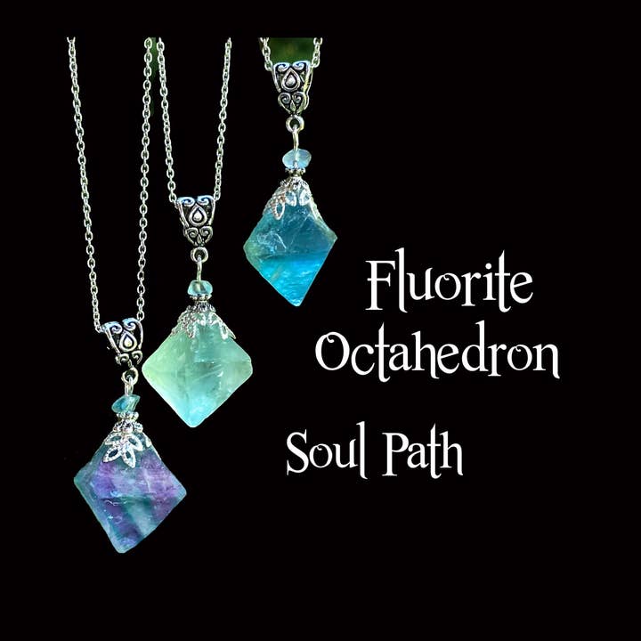 Glorious Healing Crystals – Großhandel Kette mit Anhänger/Charm – Soul Path Crystal Healing Halskette aus Fluorit-Oktaeder, Prote
