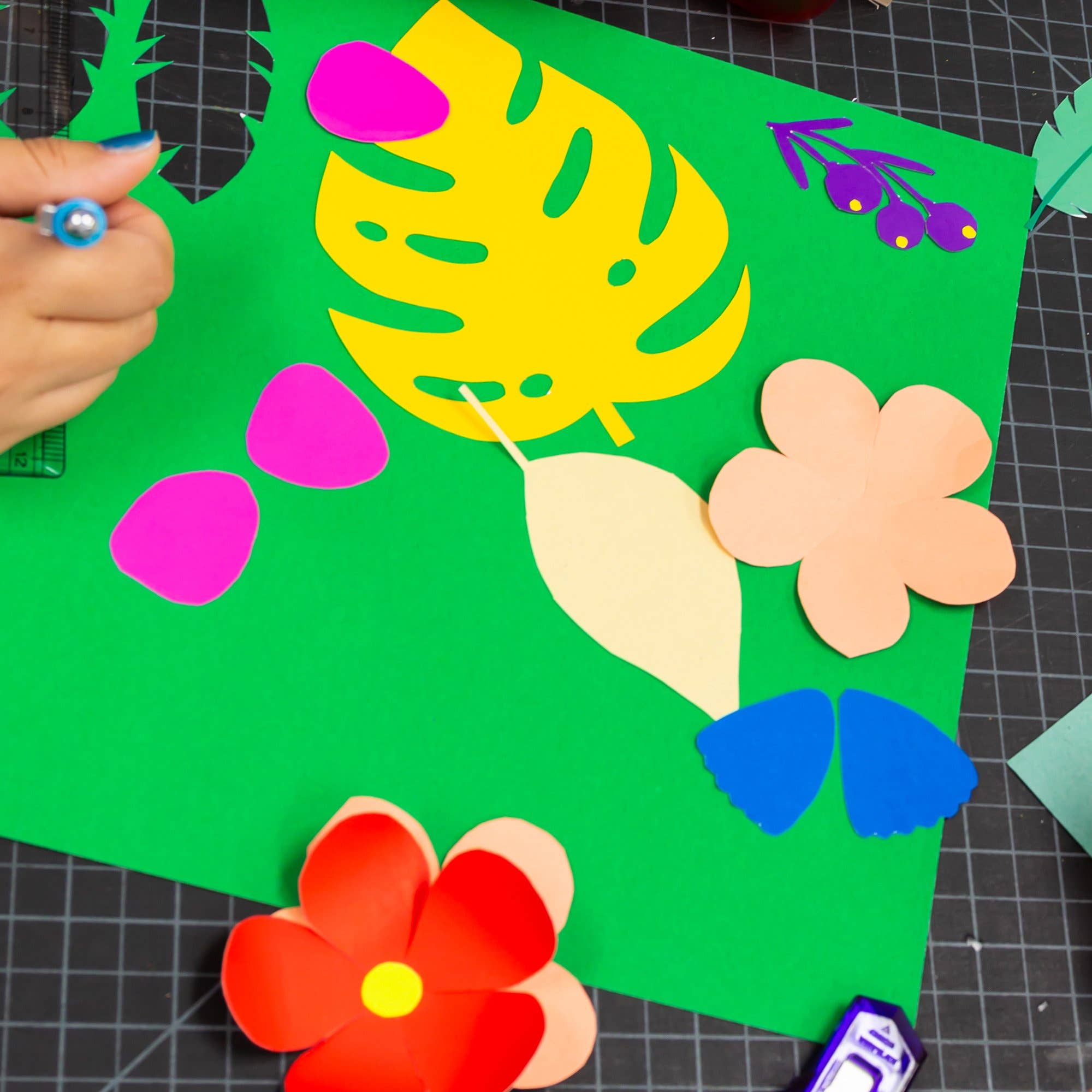 Luna Office Supply -  Everyday Essential - Wholesale Craft Supplies - 9" x 12" Construction Paper - 48 Sheets3