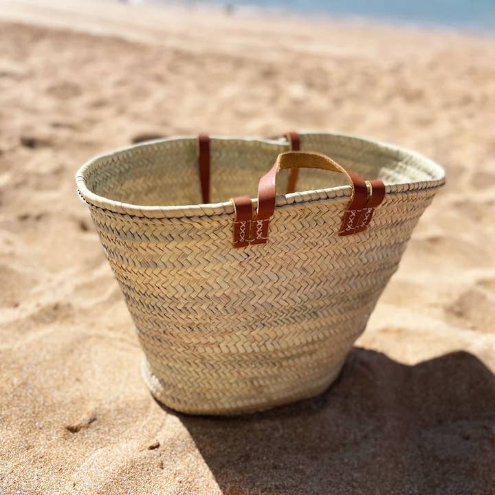 HandmadeBestSeller – Großhandel Strandtaschen – FRANZÖSISCHER KORB mit doppelten flachen Ledergriffen, Korbtasche4