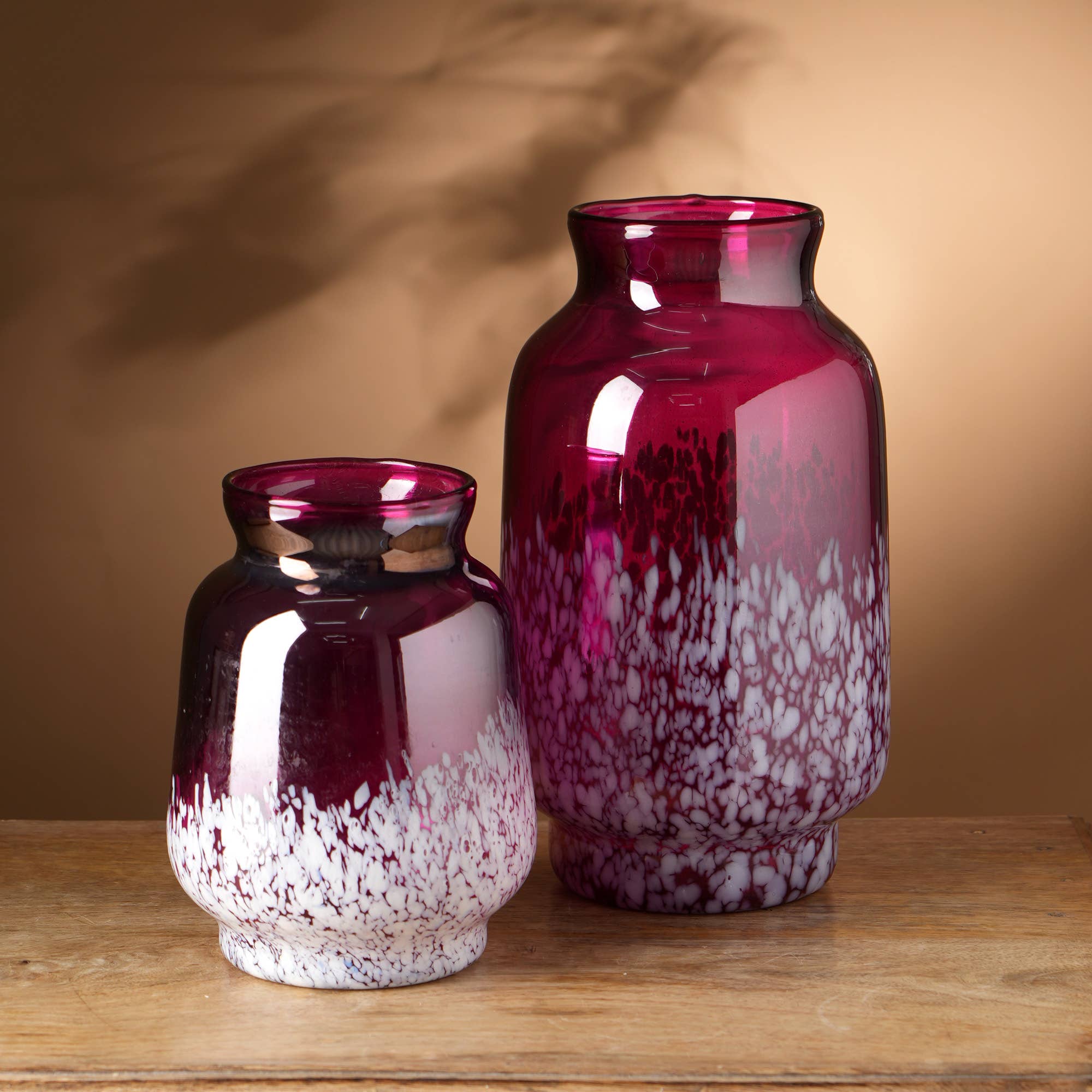 ExpoBazaar - Wholesale Vase - Vase | Ruby Luster With White Splutter Glass Vase | 7X12"4