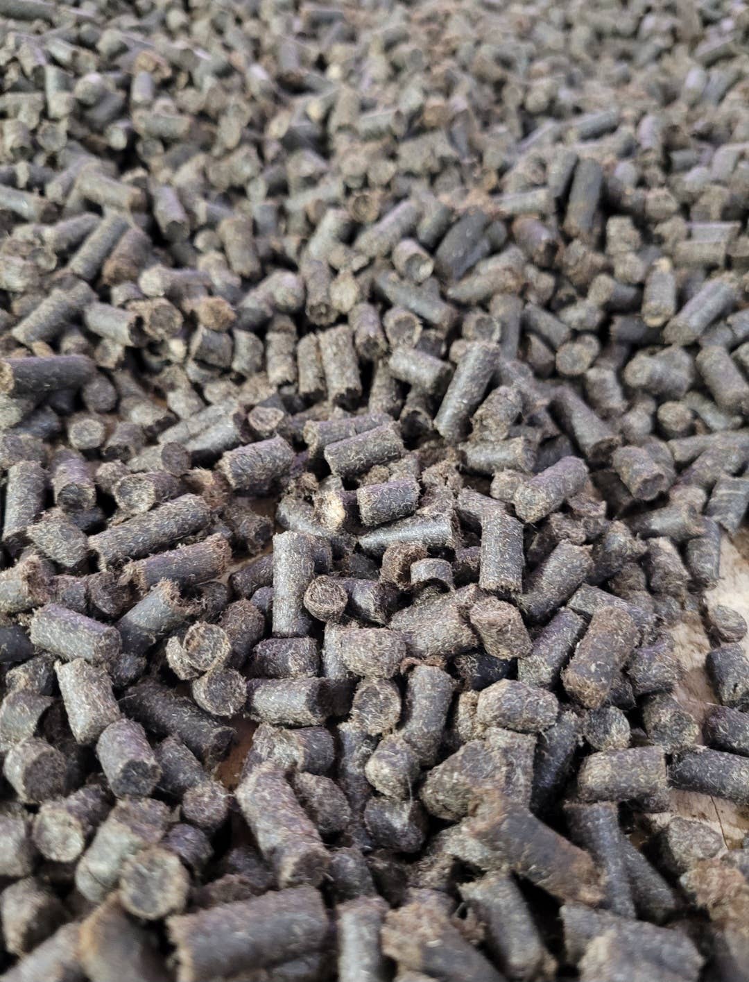 Re-Ewe'able - Wholesale Fertilizer - Wool Pellets-Natural Fertilizer & Soil Amendment BULK 10#1