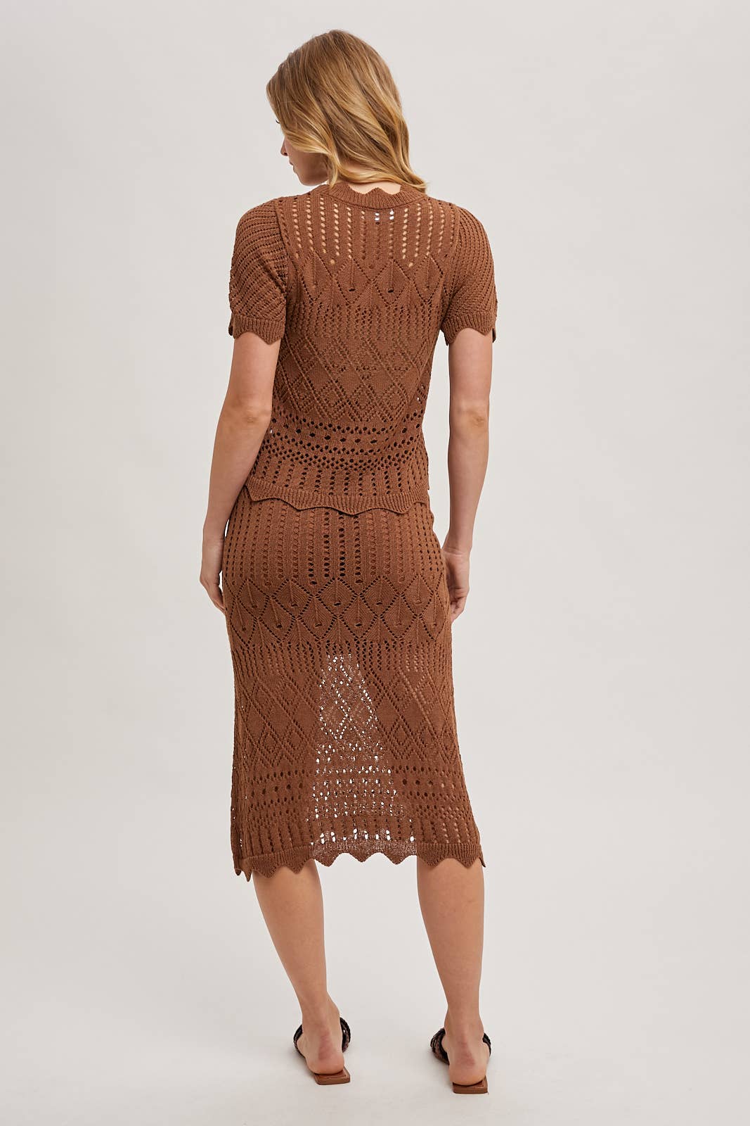 Bluivy – Großhandel Set aus Oberteil und Rock – Damen – GEHÄKELTES STRICKPULLOVER UND ROCK MIT WELLENSAUM-SET16