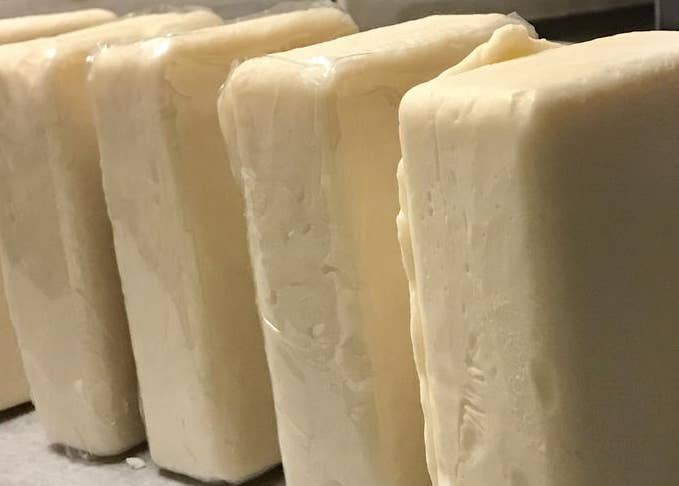 Soap Farmacy - Wholesale Bar Soap - Fresh Buttermilk and Tallow Soap