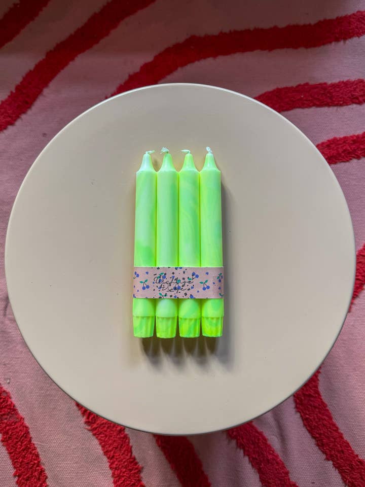 Candele Neon Dip Dye Set da 4 Verde Neon & Giallo Neon Marmorizzato – Decorazione Premium Fatto a Mano per la vendita all'ingrosso da parte di Wichtigedinge
