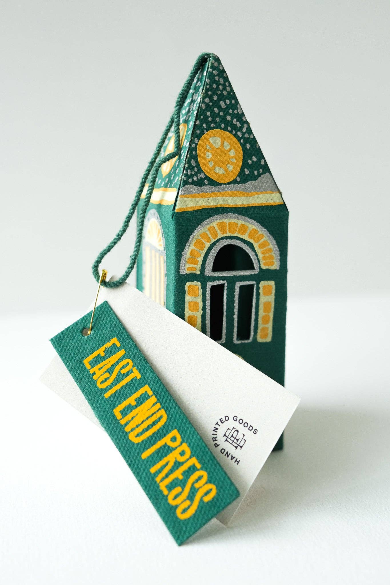 East End Press - Vente Objets de décoration - Royaume-Uni/UE : Décoration de planche imprimée à l'écran Steeple d'hiver3