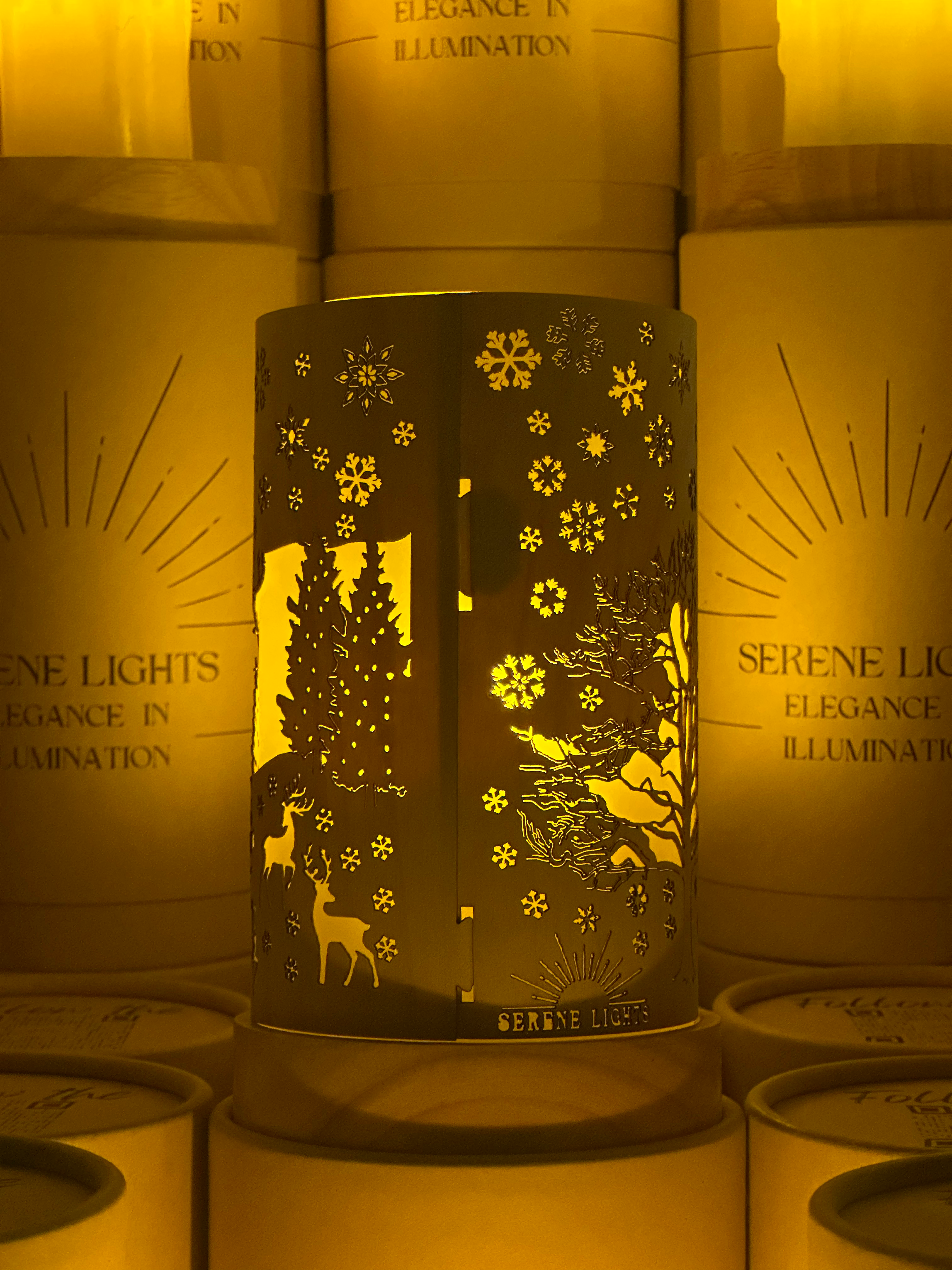 Serene Lights - Vendita all'ingrosso Decorazioni da tavolo - Portacandela Holiday Home – Decorazioni Festive, Design Intercambiabile, Regalo Unico, Candela LED Ricaricabile1