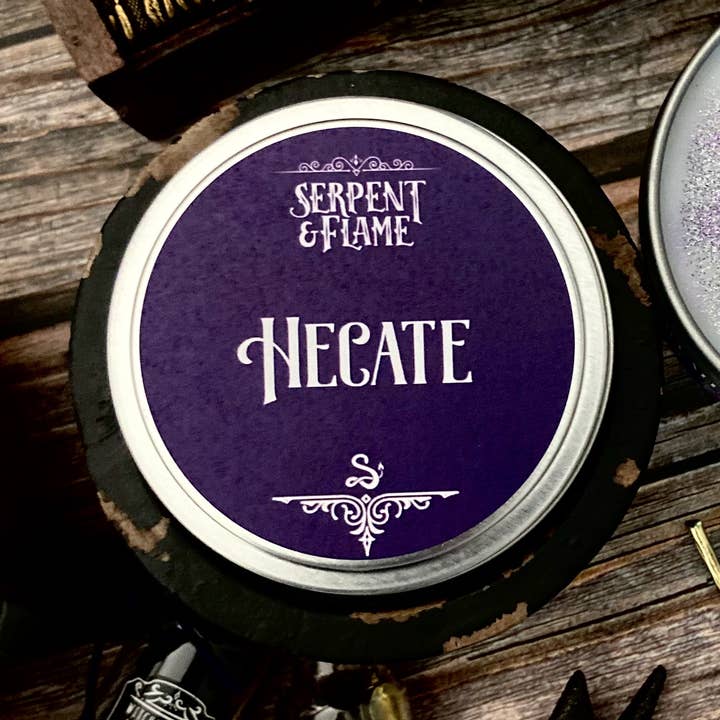 Bougie Hécate, épices à la ligonberry de brebis pour la vente par Serpent & Flame Candle Co.