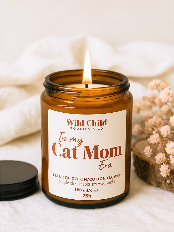 "Cat mom era" Soy wax candle with fragrance of choice 25h for wholesale by WILD CHILD Bougies & Co