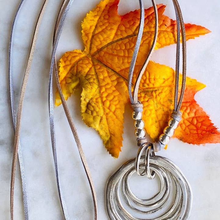 Dajana Design - Wholesale Pendant/Charm Necklace - Going in Circles Again Necklace1