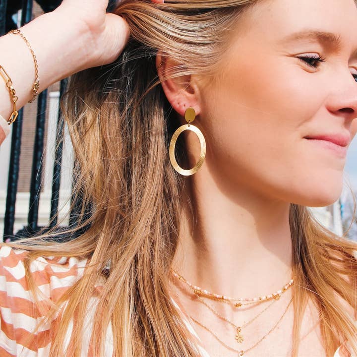 Bazou - Wholesale Dangle Earrings - Statement Earring Large Oval Ring - Gold