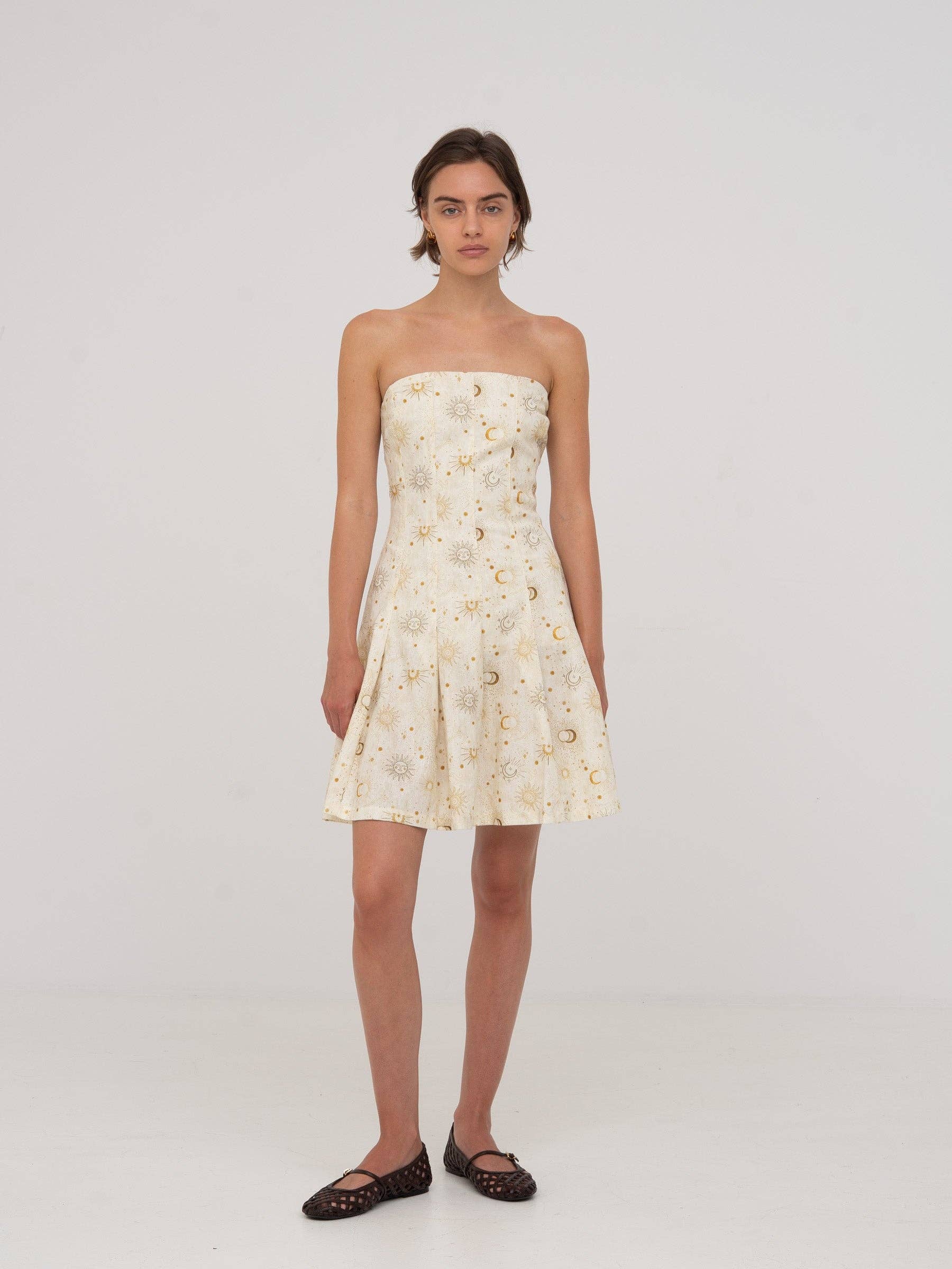 CARMEN SAYS - Vendita all'ingrosso Vestito - Donna - Abito Mini con Stampa del Sistema Solare Priest1