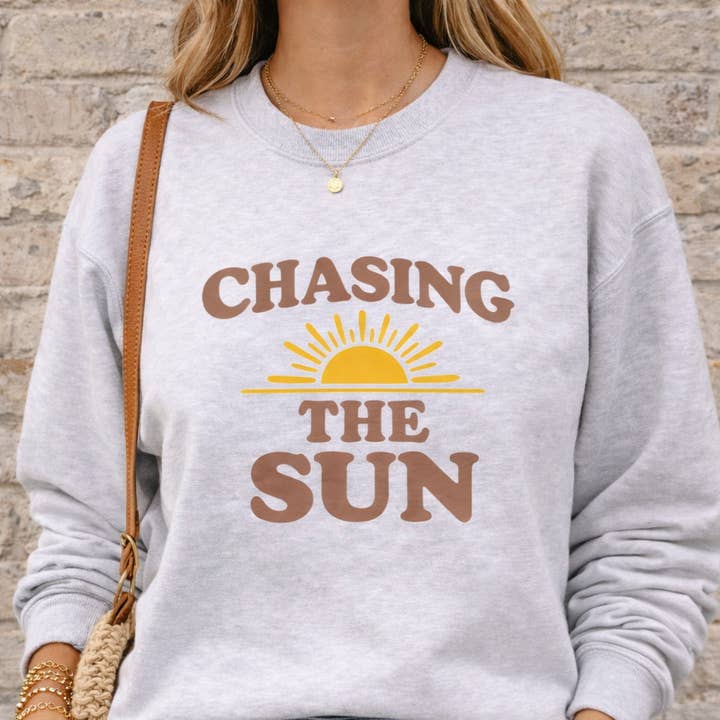 Jagter Solen Sweatshirt for engroshandel hos Desert City Clothing Co.