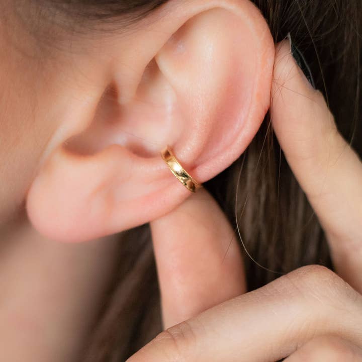 Konkav öra manschett - guld, Rose Gold, Silver, Gunmetal för wholesale av The Curated Lobe