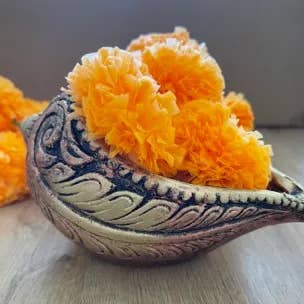 Vasi a Conchiglia in Terracotta - Set di 2 per la vendita all'ingrosso da parte di Urban Utsav