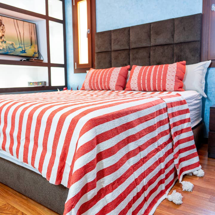 Medina Handwoven Stripe Bedspread with Tassels for wholesale by ZESS HOME