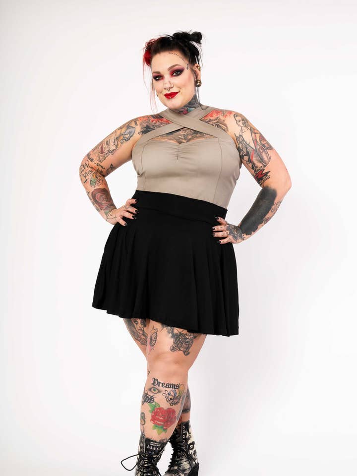 Skort Why Bother (gonna con pantaloncini) - nera per la vendita all'ingrosso da parte di Putré-Fashion