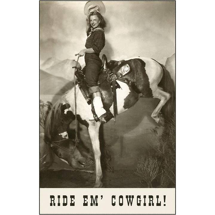 Found Image Press - Vente Cartes postales - Carte postale CG-56 Montez-les Cowgirl, Femme sur cheval sauvage