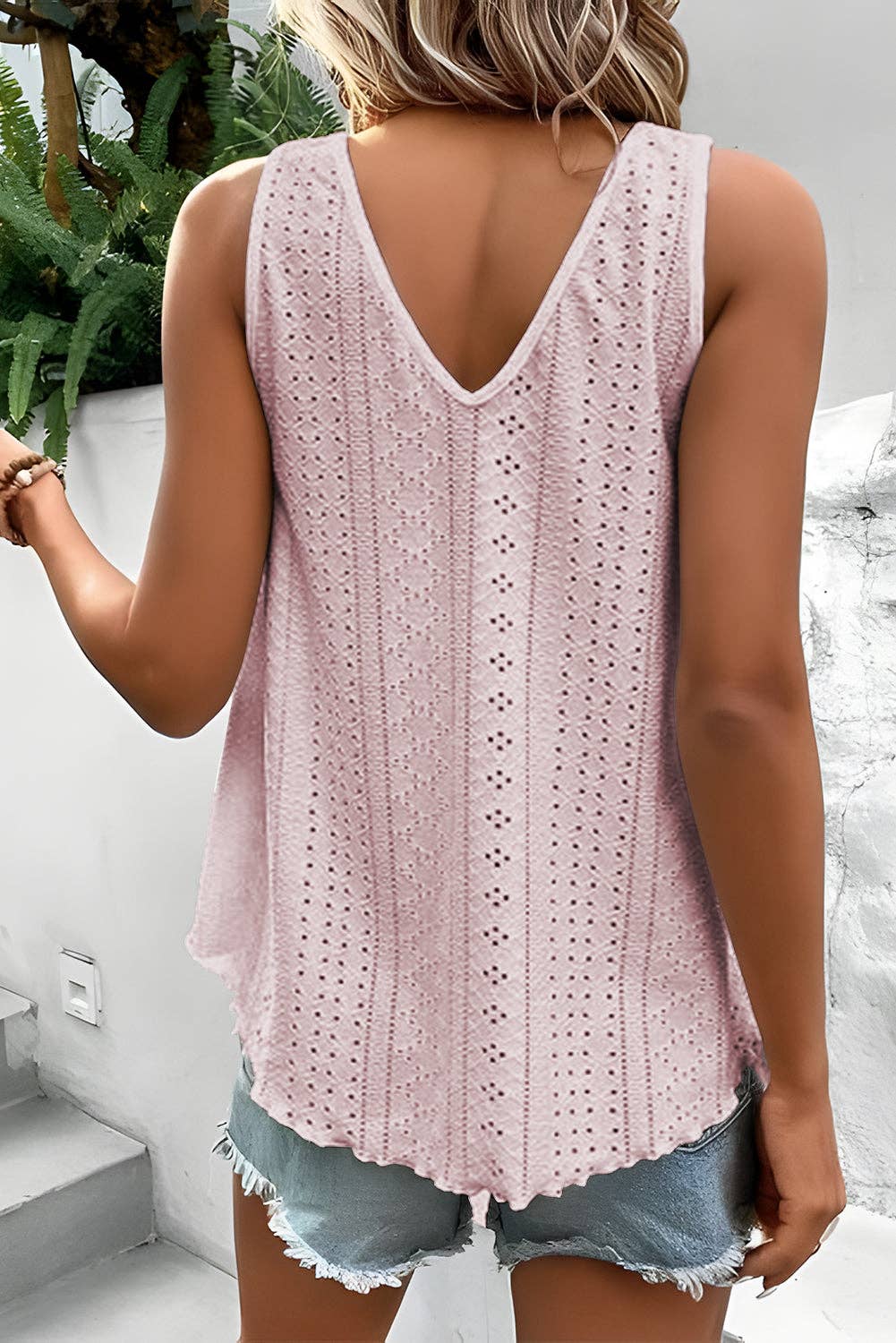 Lovesoft - Wholesale Tanktop - Dames - Losvallend tanktop met V-hals en multicolor kanten haakwerk7