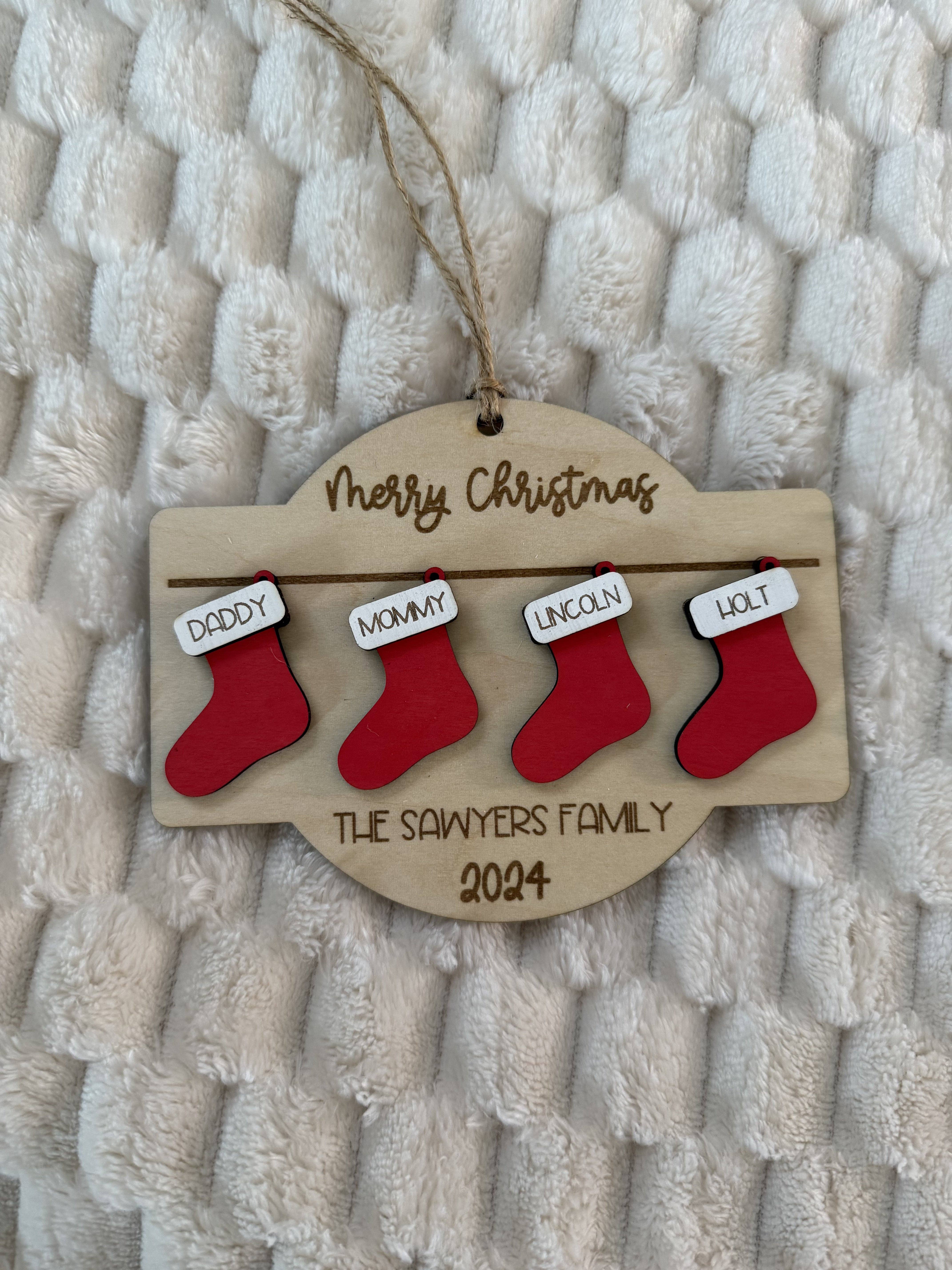 Retro Ranch Creations Wholesale - Vendita all'ingrosso Decorazione - Ornamento a calza familiare