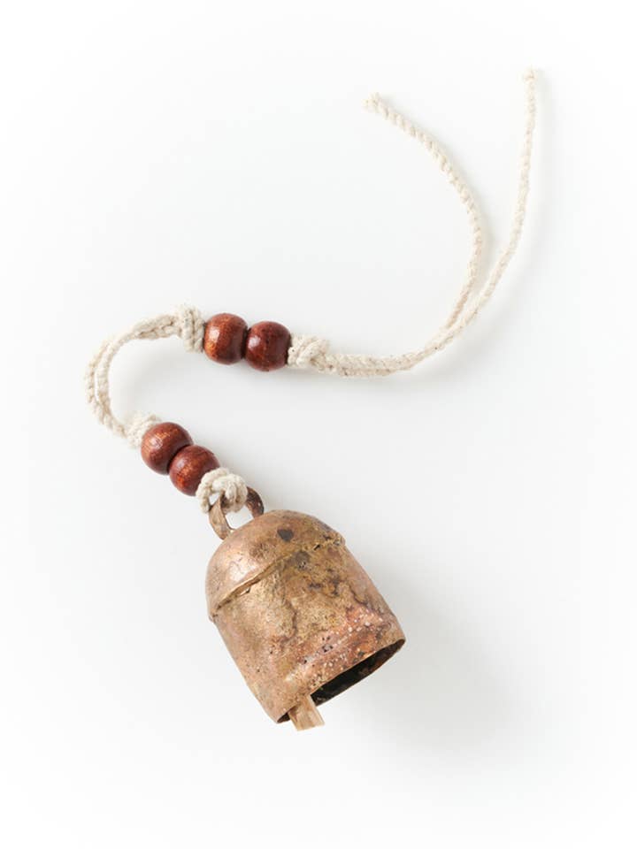 Carillon à vent rustique Noah Cow Bell de 4,5 pouces, réglé à la main pour la vente par Matr Boomie Fair Trade