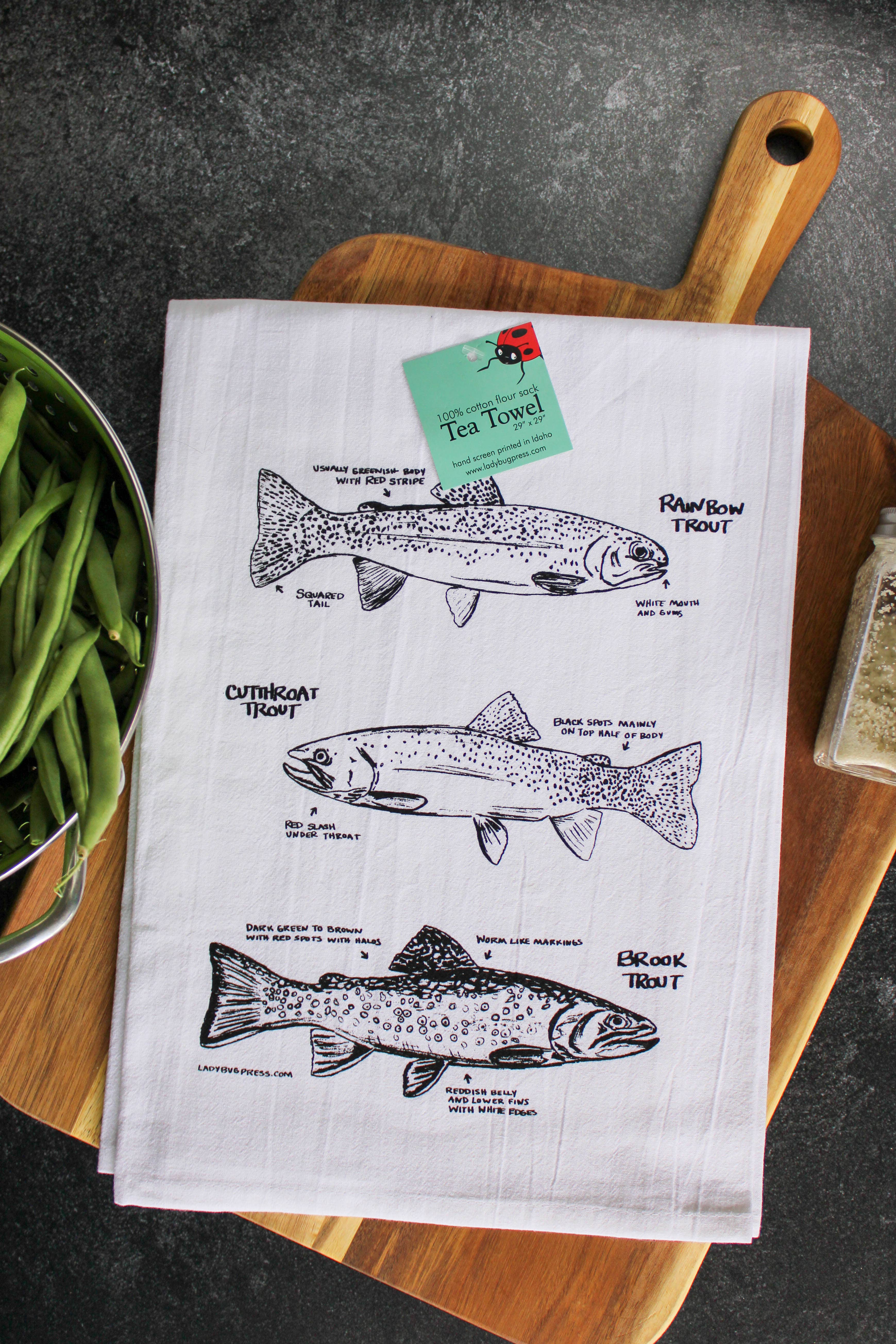 Ladybug Press - Vente Torchons - Torchon sérigraphié à la truite, torchon à vaisselle en sac de farine1