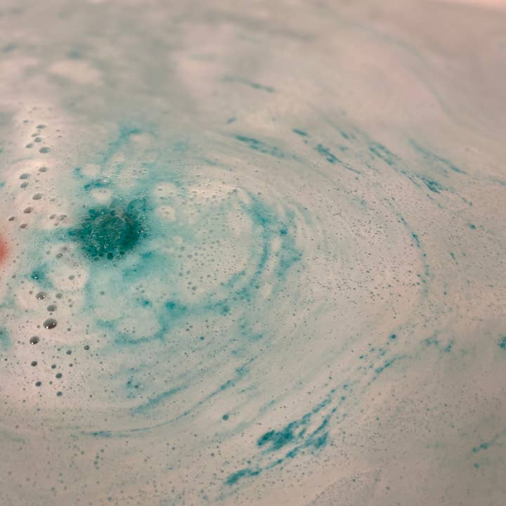 The Bath Lab - Wholesale Bath Bomb/Fizz - Blue Lagoon Bath Bomb