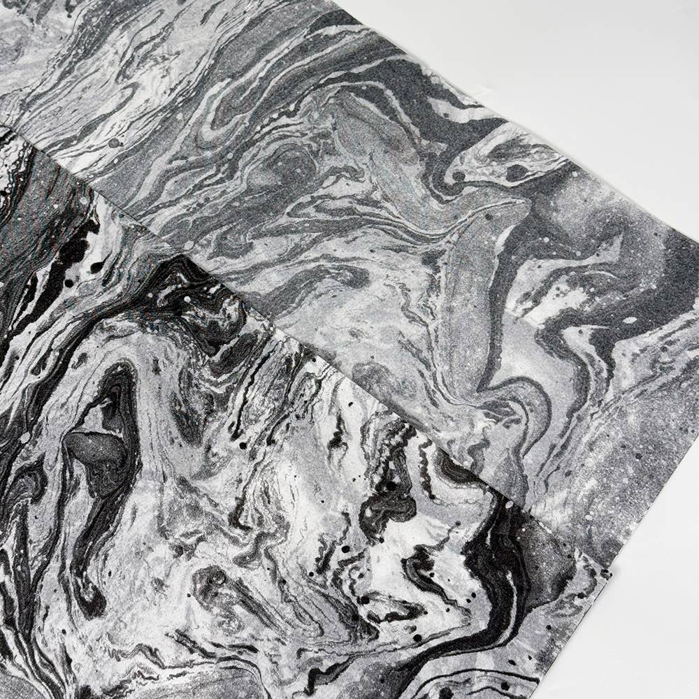 ByHome – Engroshandel Silkepapir – 28" x 20" Sort Marmorhvirvel 17g Indpakningspapir Ark4