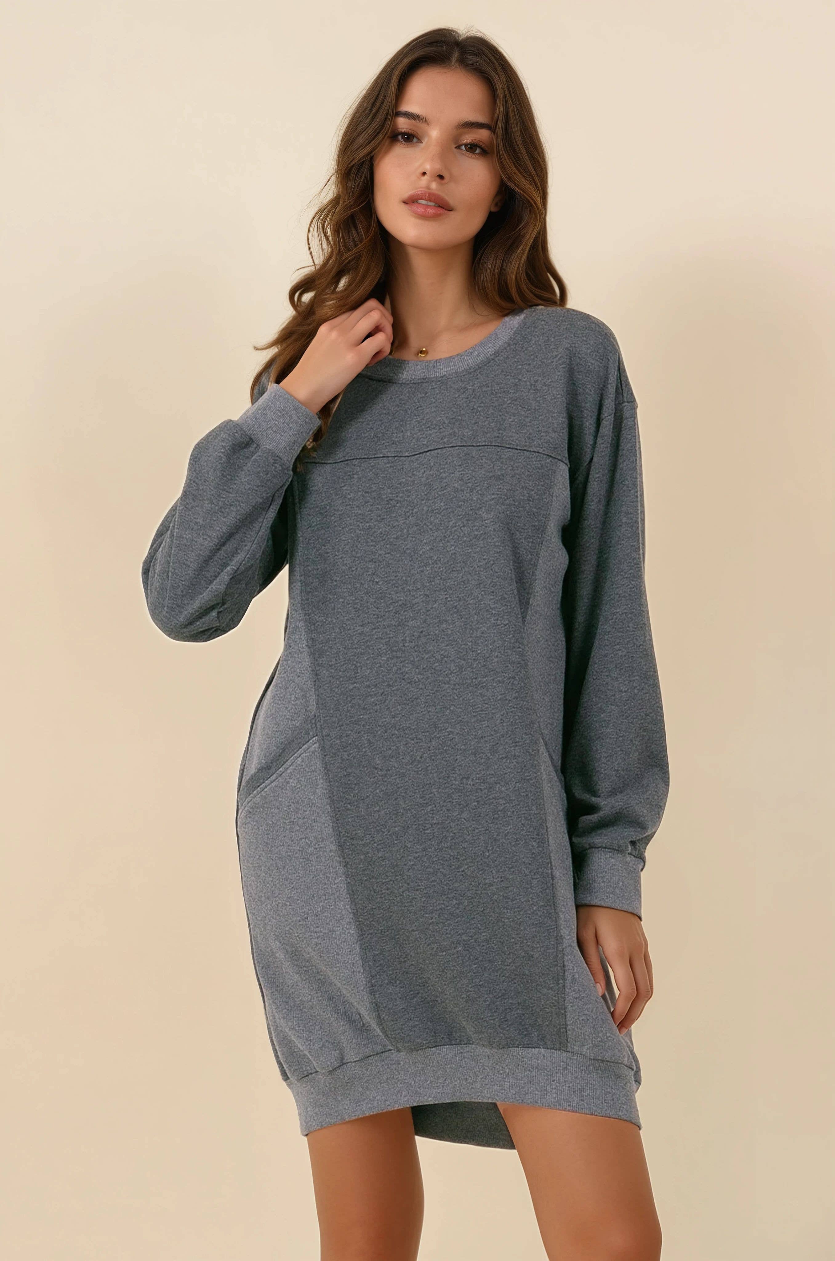 Doe and Rae – Großhandel Kleid – Damen – Hi-Lo Minikleid aus geripptem French Terry in Kontrast - 27865D5