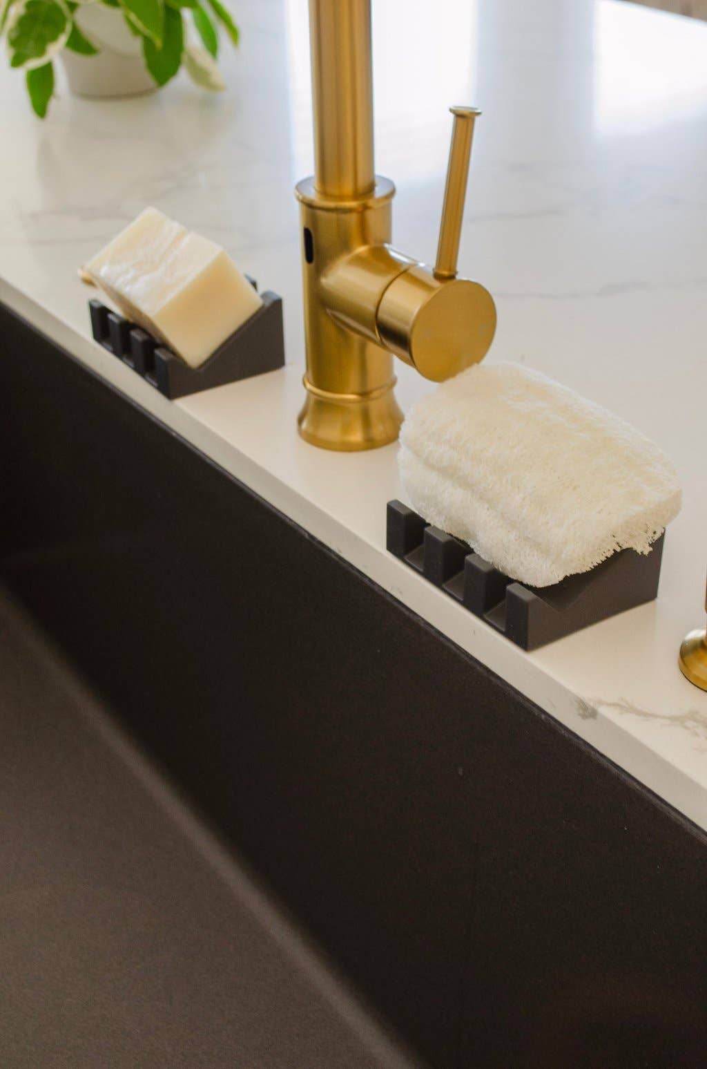 Me Mother Earth - Wholesale Bath Soap Dish - Silicone Draining Soap Dish4