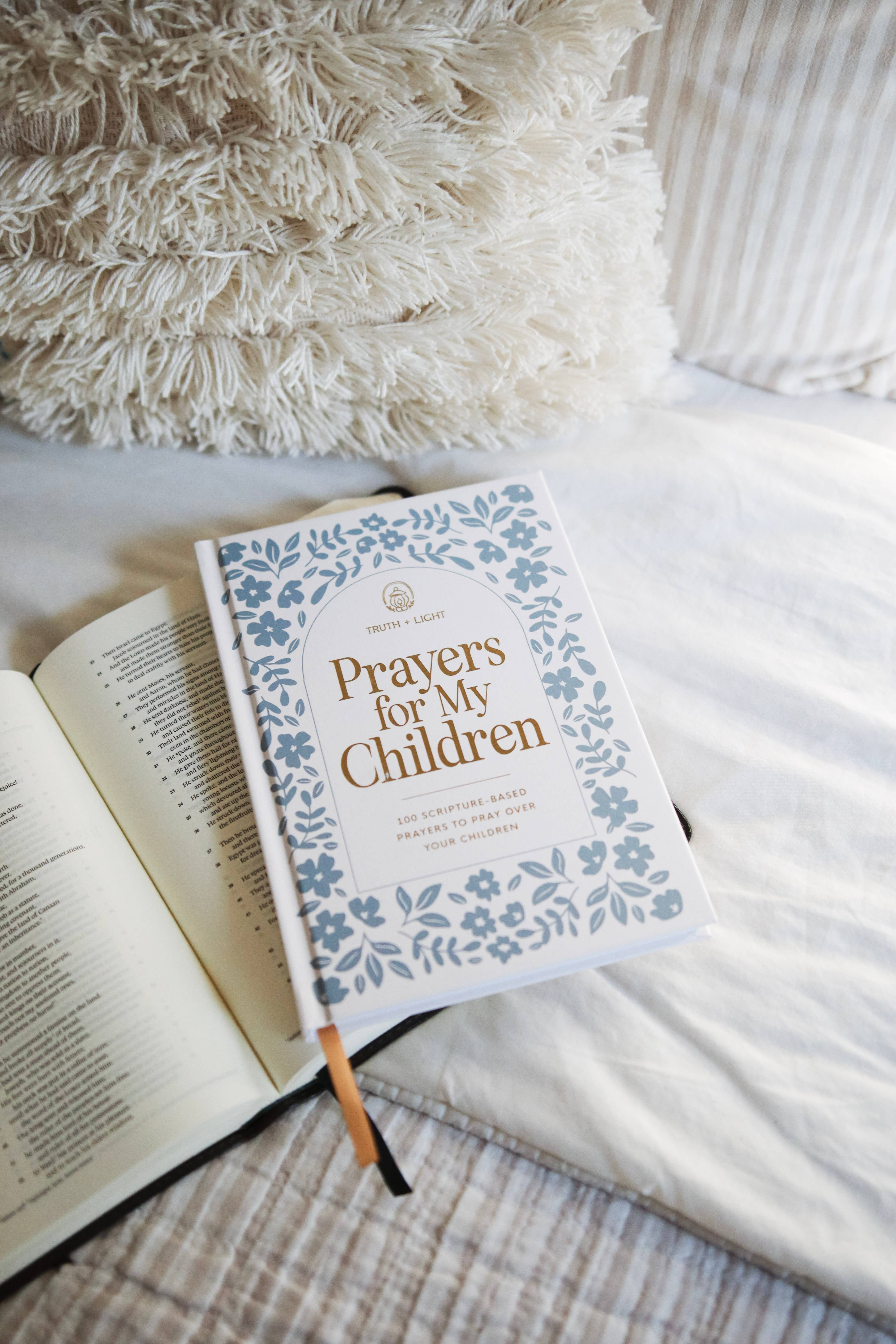 Paper Peony Press - Wholesale Religion - Prayers for My Children: 100 Prayers to Pray over Your Kids6