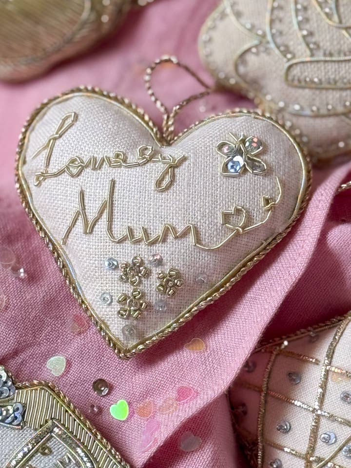 Adornos variados para el Día de la Madre (32 unidades) para venta al por mayor de Katie Larmour Linen